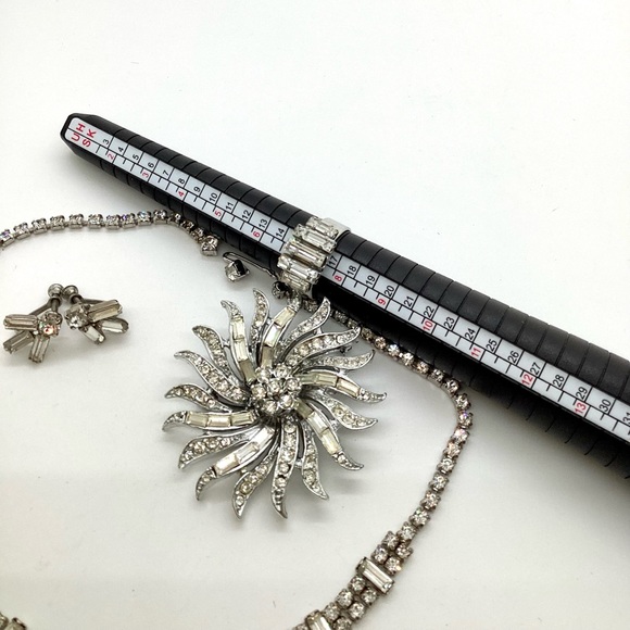 Vintage clear Baguette rhinestone jewelry lot - Picture 12 of 17